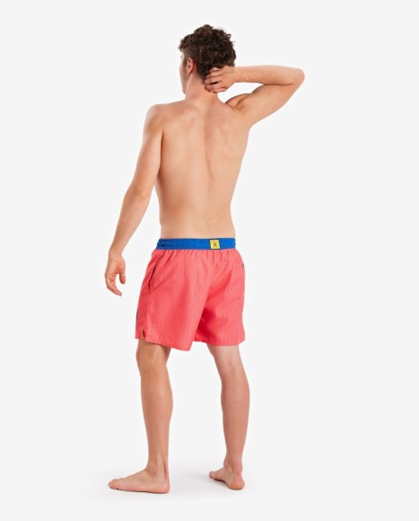 Bañador medio de hombre coral estampado con micro logos con cinturilla a contraste y logotipo bordado Bañador medio de hombre coral estampado con micro logos con cinturilla a contraste y logotipo bordado