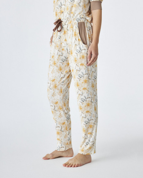 Pijama mujer de tejido modal de color beig estampado Pijama mujer de tejido modal de color beig estampado
