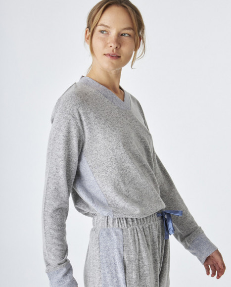 Pijama de mujer de punto color gris Pijama de mujer de punto color gris