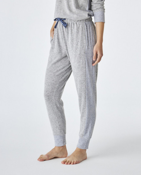 Pijama de mujer de punto color gris Pijama de mujer de punto color gris