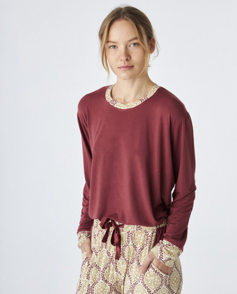 Pijama de mujer de tejido modal de color granate Pijama de mujer de tejido modal de color granate