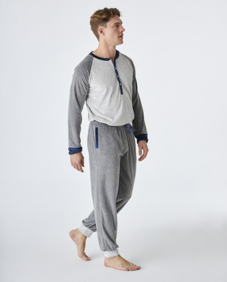 Pijama de hombre de terciopelo de color gris Pijama de hombre de terciopelo de color gris