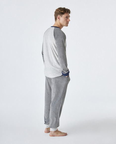 Pijama de hombre de terciopelo de color gris Pijama de hombre de terciopelo de color gris