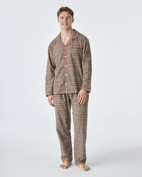 Pijama de hombre de algodón en color marrón a cuadros Pijama de hombre de algodón en color marrón a cuadros