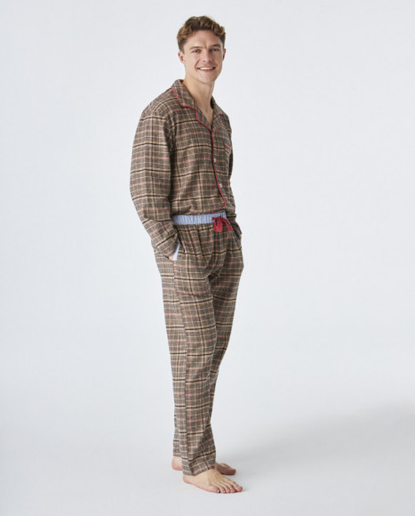 Pijama de hombre de algodón en color marrón a cuadros Pijama de hombre de algodón en color marrón a cuadros