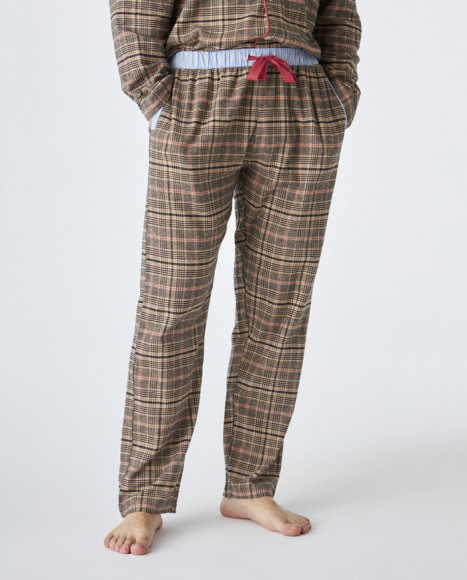 Pijama de hombre de algodón en color marrón a cuadros Pijama de hombre de algodón en color marrón a cuadros