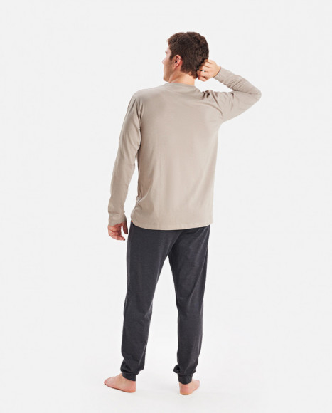 Pijama para hombre de algodón en color beige Pijama para hombre de algodón en color beige