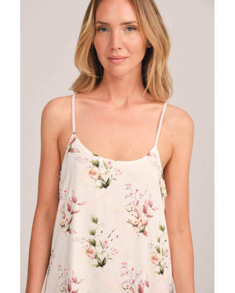 Camisón mujer en crema con estampado floral y tirantes finos Camisón mujer en crema con estampado floral y tirantes finos