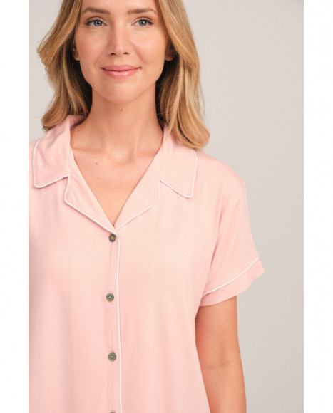 Pijama mujer en rosa con detalles satinados y botones Pijama mujer en rosa con detalles satinados y botones