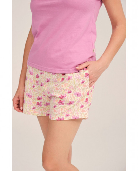 Pijama corto de mujer en rosa con estampado floral Pijama corto de mujer en rosa con estampado floral