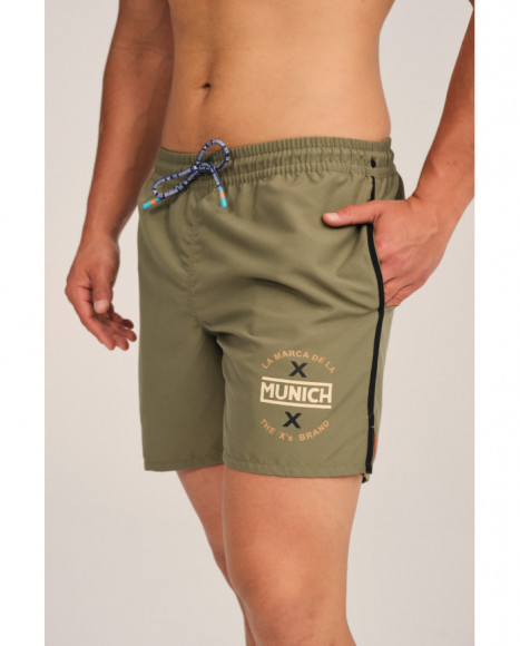 Bañador para hombre en verde con detalles laterales Bañador para hombre en verde con detalles laterales