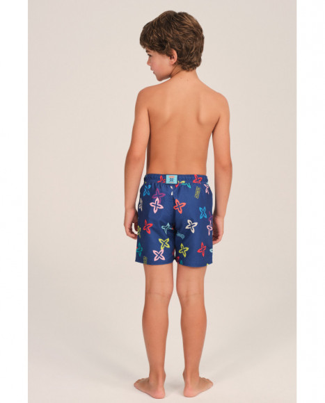 Bañador para niño en azul con estampado multicolor colección Munich. Bañador para niño en azul con estampado multicolor colección Munich.
