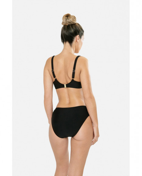 Bikini para mujer de capacidad y refuerzo lateral sin foam y con aro de color negro Bikini para mujer de capacidad y refuerzo lateral sin foam y con aro de color negro
