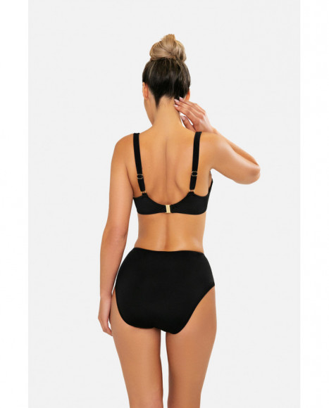 Bikini femenino de capacidad reductor y refuerzo lateral sin foam y con aro en tono negro Bikini femenino de capacidad reductor y refuerzo lateral sin foam y con aro en tono negro