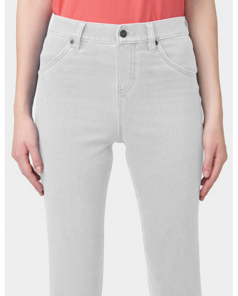 Pantalón mujer color gris corte baby bootcut, y bolsillos traseros funcionales