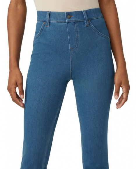 Pantalón mujer color azul corte baby bootcut, con ajuste favorecedor Pantalón mujer color azul corte baby bootcut, con ajuste favorecedor