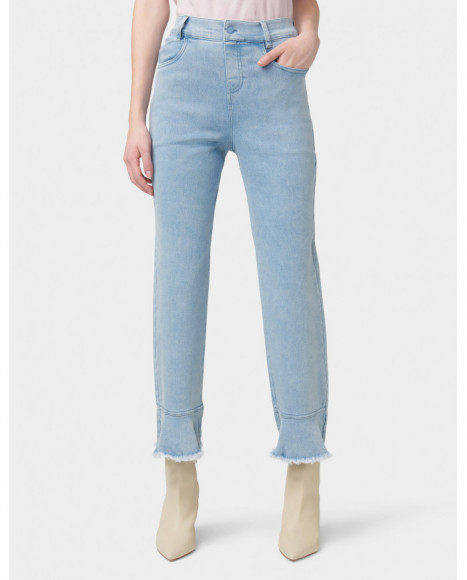 Pantalón mujer color azul bajo con volante deshilachado y corte ajustado