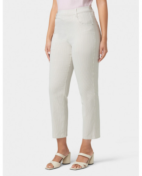Pantalón mujer estampado de rayas color blanco, corte cigarette y tejido que no se arruga Pantalón mujer estampado de rayas color blanco, corte cigarette y tejido que no se arruga