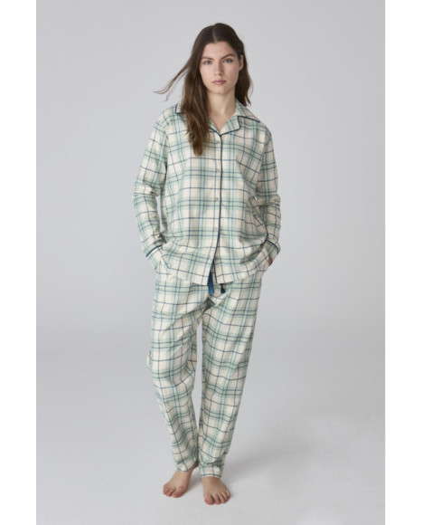 Pijama largo para mujer en blanco con diseño en cuadros verdes