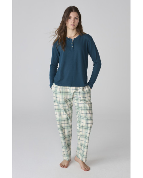 Pijama para mujer en azul con pantalón de cuadros verdes