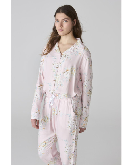 Pijama largo para mujer en rosa con estampado floral