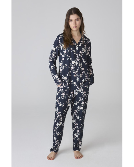 Pijama de mujer largo en azul marino con estampado floral