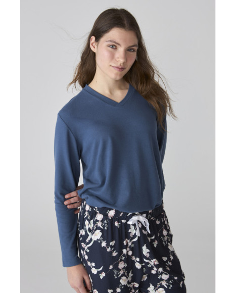 Pijama de mujer con camiseta azul y pantalón estampado floral en azul marino
