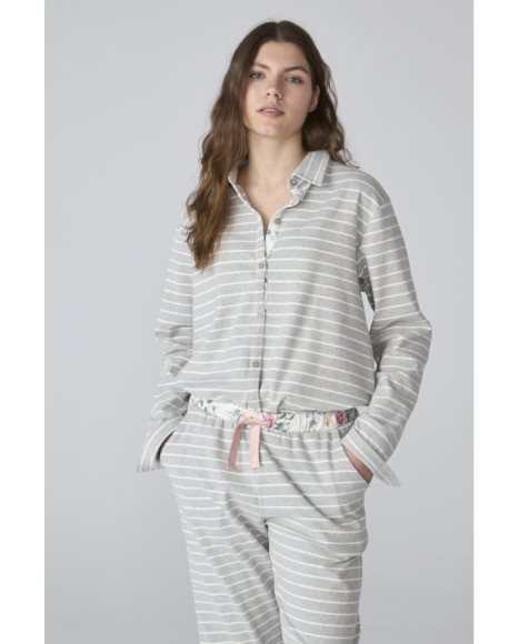 Conjunto de pijama para mujer en franela gris a rayas