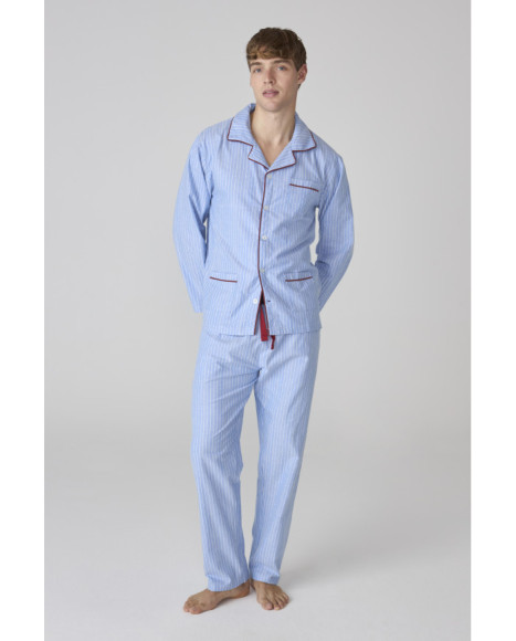 Set clásico de pijama para hombre en tono celeste y camisa de botones