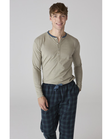 Pijama largo para hombre con cuello henley y pantalón a cuadros
