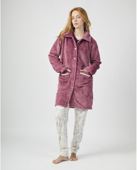 Bata invierno para mujer en color morado con tejido cálido