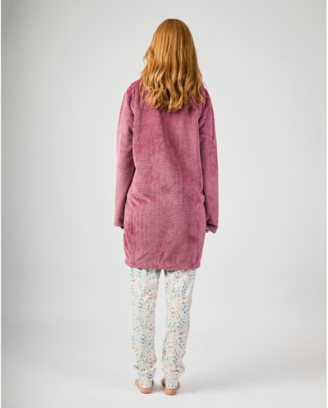 Bata invierno para mujer en color morado con tejido cálido