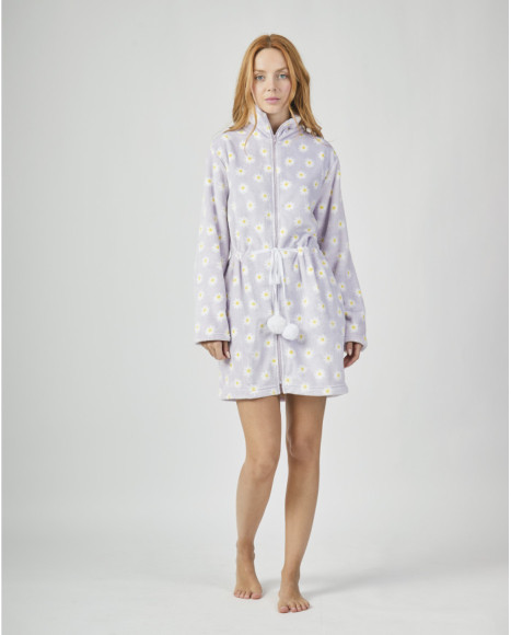Bata de mujer en color lavanda con estampado de margaritas y cinturón