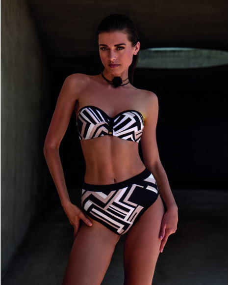 Top de bikini de mujer con diseño bandeau y estampado geométrico