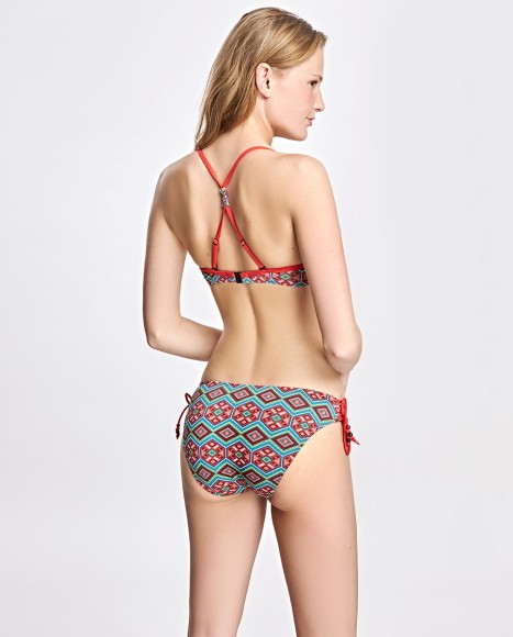 Braga bikini estampado con lazo zig zag en el lateral